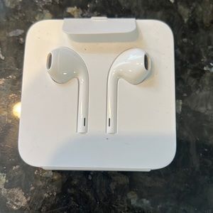 Apple ear buds